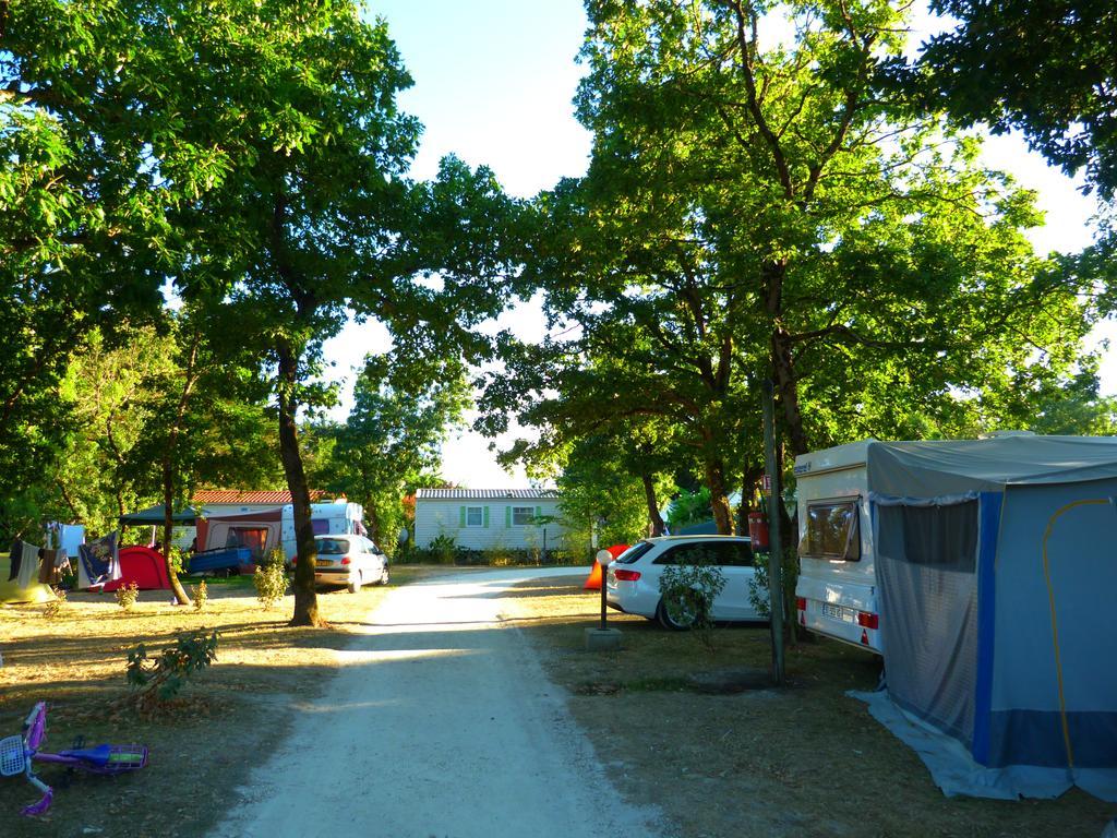 Camping La Maurie Foulerot エクステリア 写真